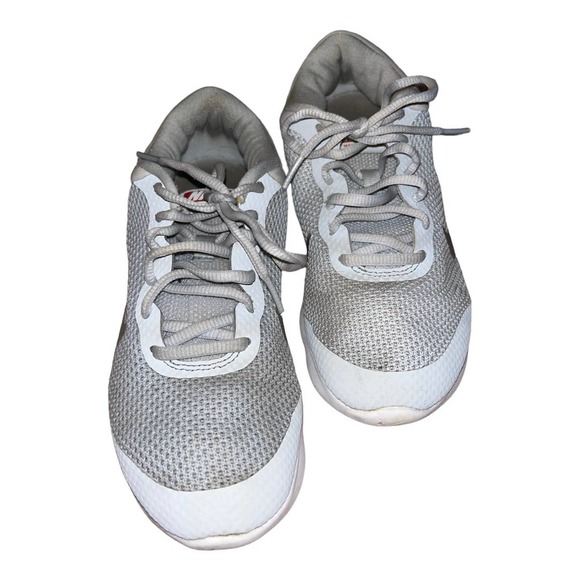 Women’s Nike Air Max Advantage in Pure Platinum - Picture 5 of 11